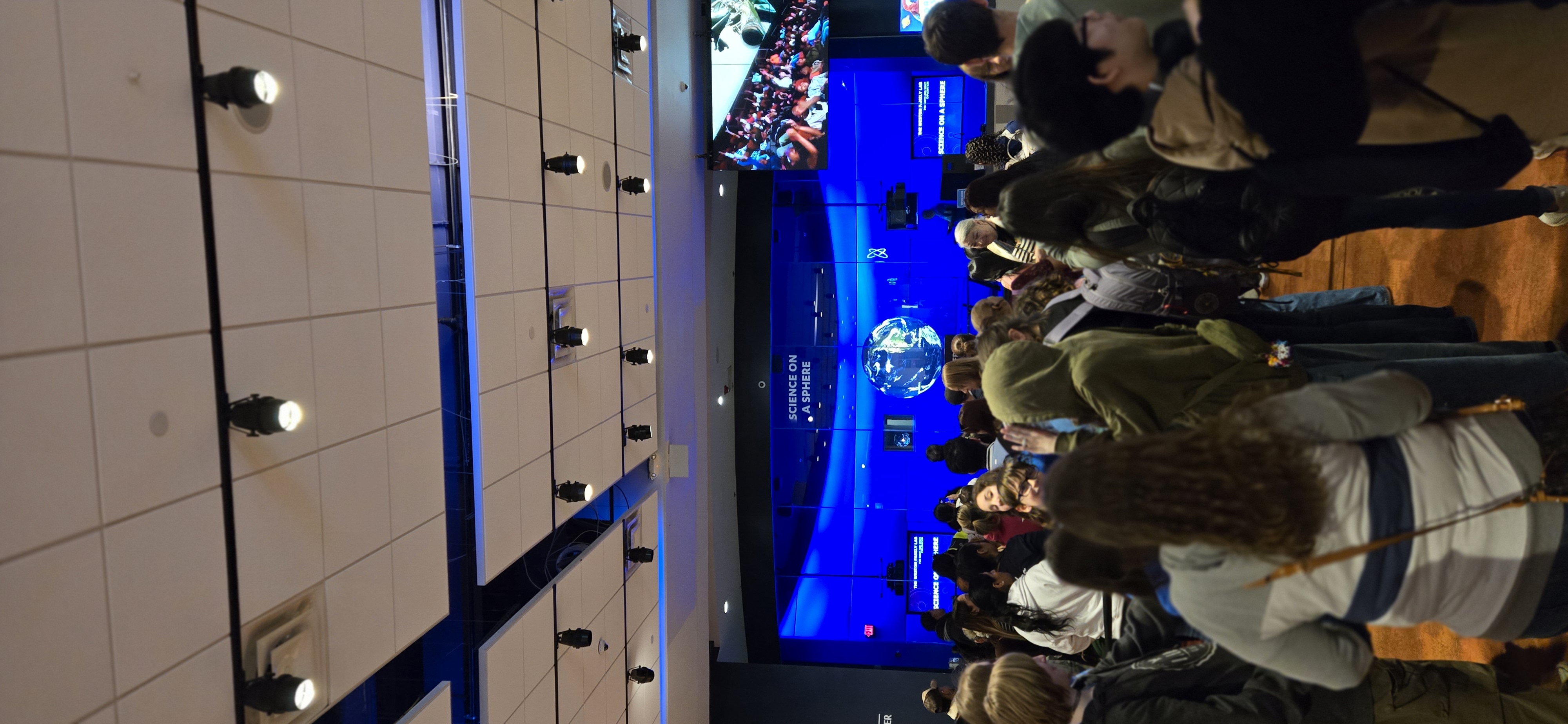 Planetarium projection of space